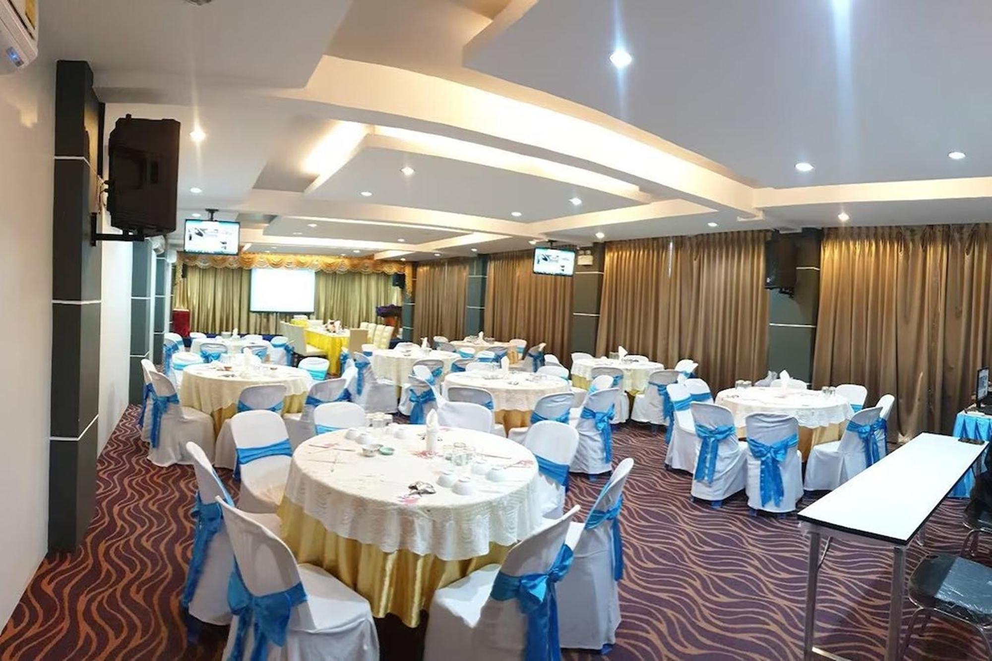 La Viva Hotel Buriram Dış mekan fotoğraf