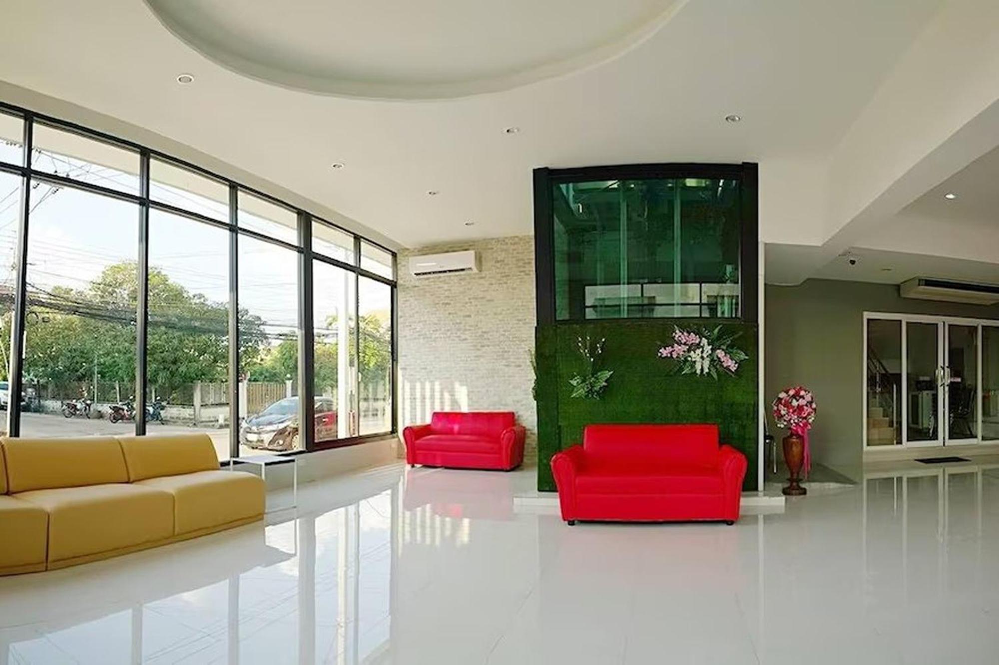 La Viva Hotel Buriram Dış mekan fotoğraf