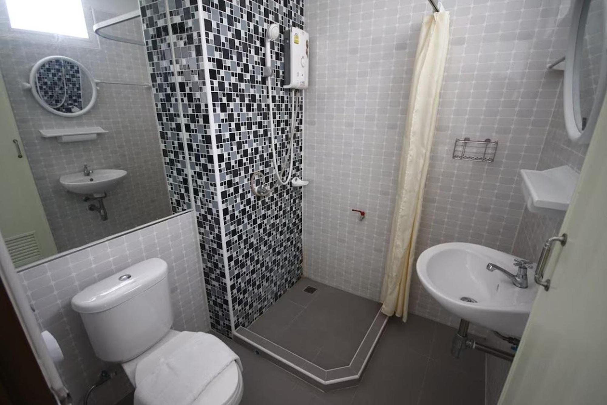 La Viva Hotel Buriram Dış mekan fotoğraf